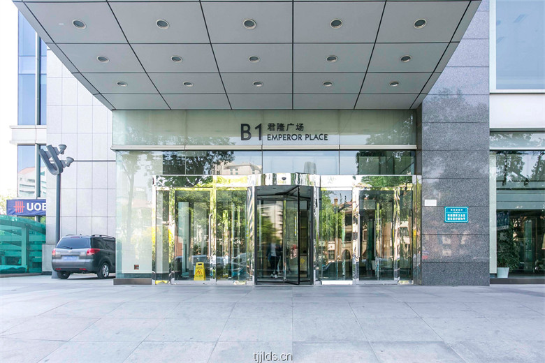 入口
